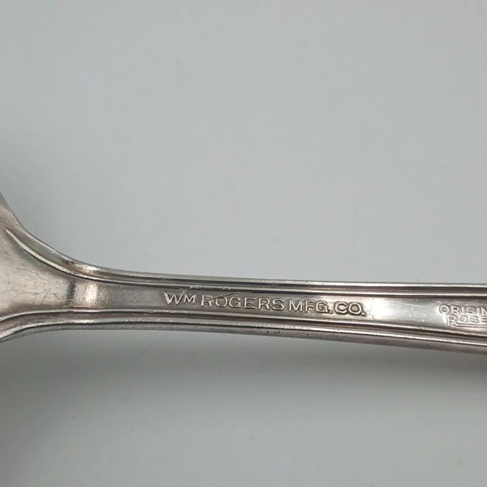 WM Rogers Original Rogers Silver Plate Tomato/Cranberry Sauce Spoon